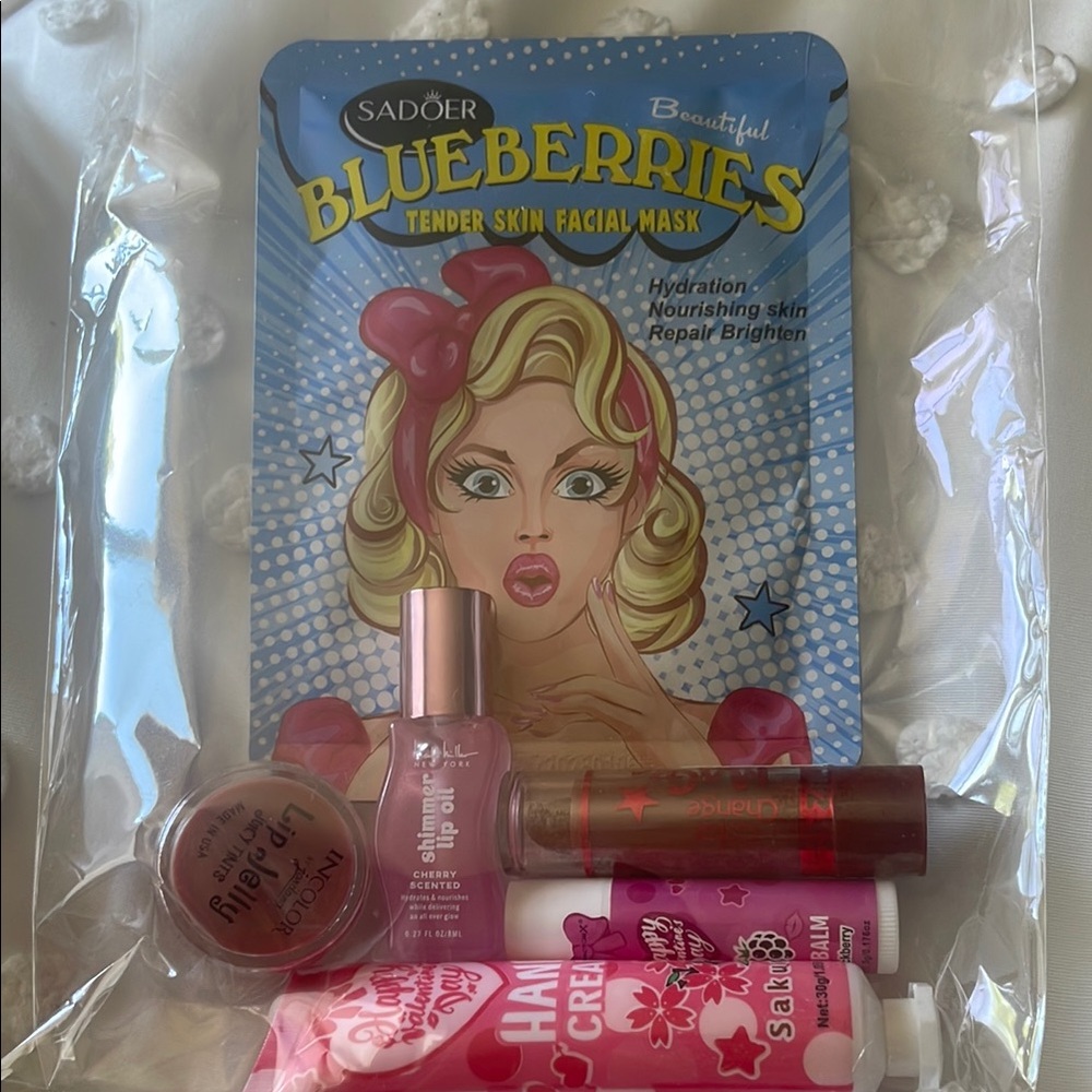 Blueberries Facial Mask and Makeup Set
